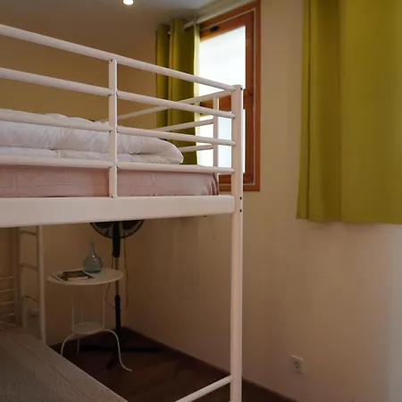 Escoles 1 - L'estartit; Centro - Es-323-91