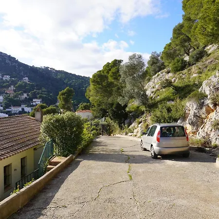 Escoles 1 - L'estartit; Centro - Es-323-91 * Torroella De Montgri